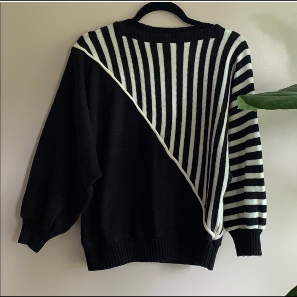 Vintage 80s black and white sweater